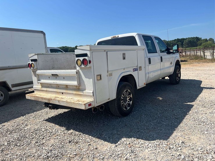 ford-f350-xl-image-4