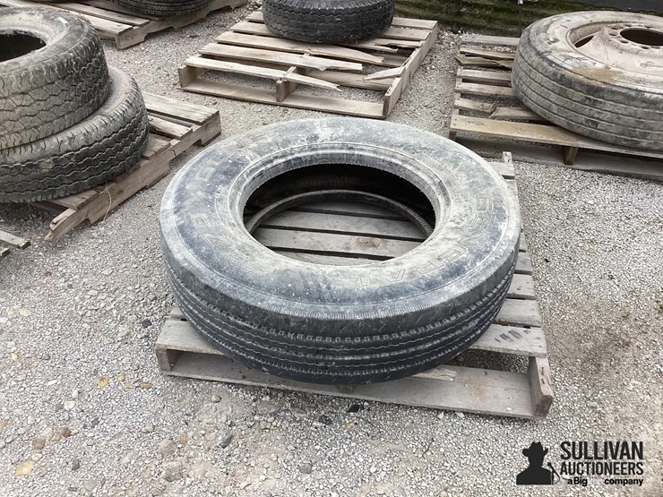 295/75r22.5-tire-image-2