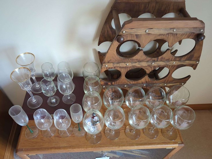 wine-drinker-lot---glasses/opener/rack-image-8