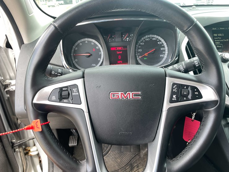 #1292-•-2015-gmc-terrain-awd-(has-wi-title)-(of)-image-27
