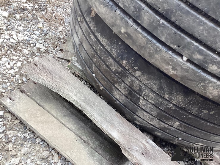 255/70r22.5-tires-&-rims-image-10