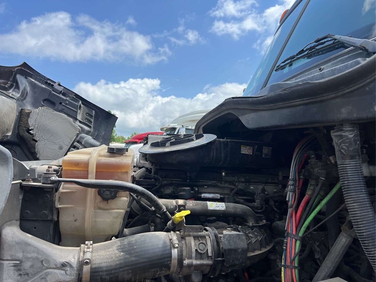 2015-freightliner-s/a-daycab-truck-*inop-image-29