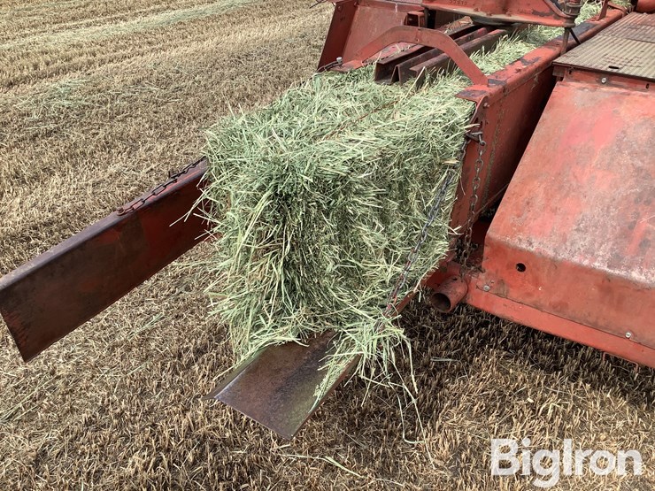 new-holland-1280-small-square-baler-image-17