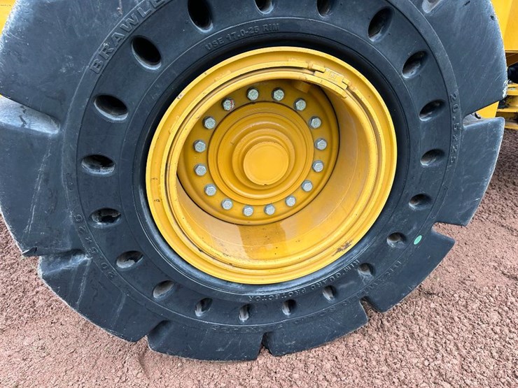 2019-caterpillar-938m-image-9