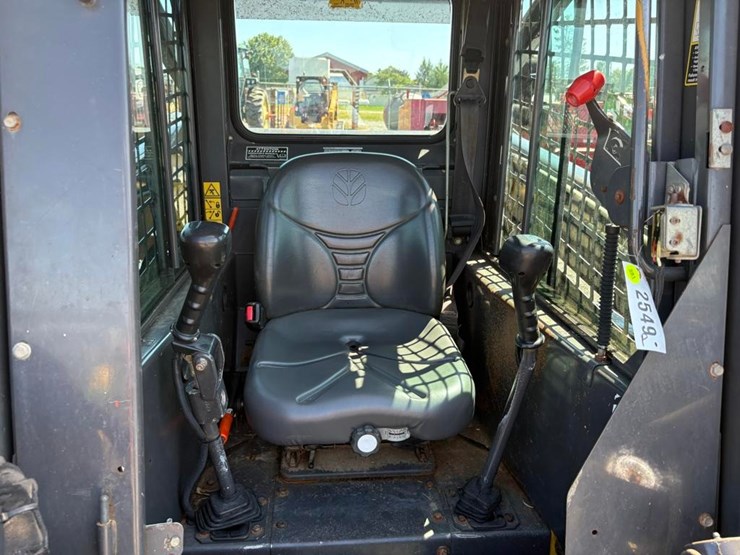 2005-new-holland-ls170-image-18