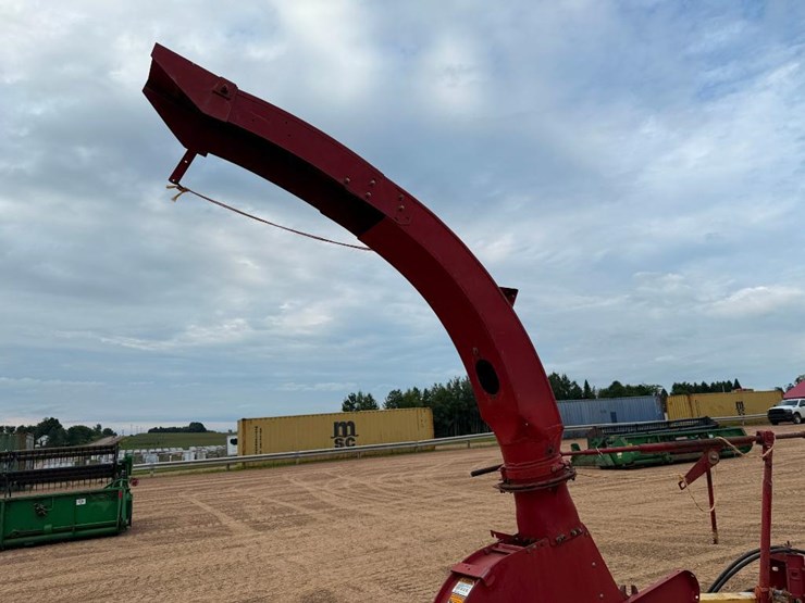new-holland-38-image-12