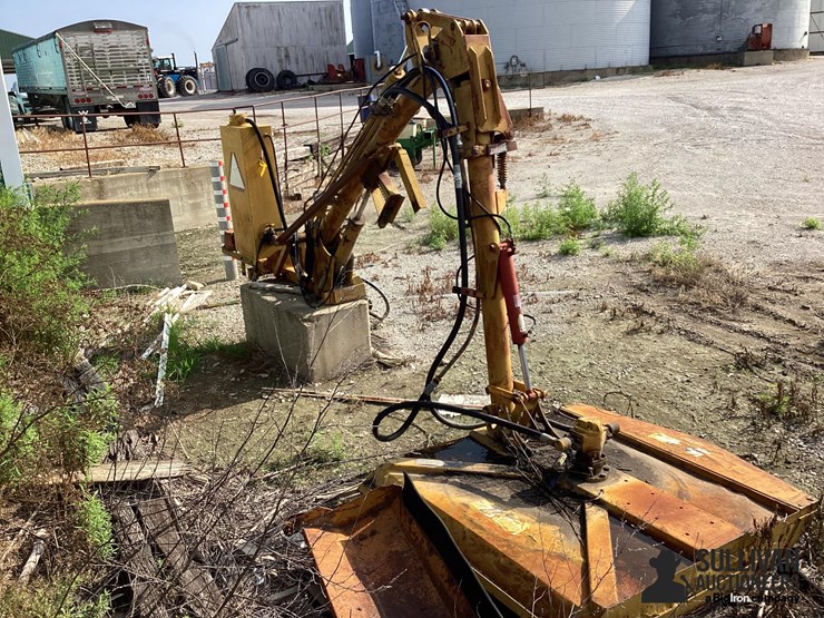 turner-32"-3-pt-side-mower-image-3
