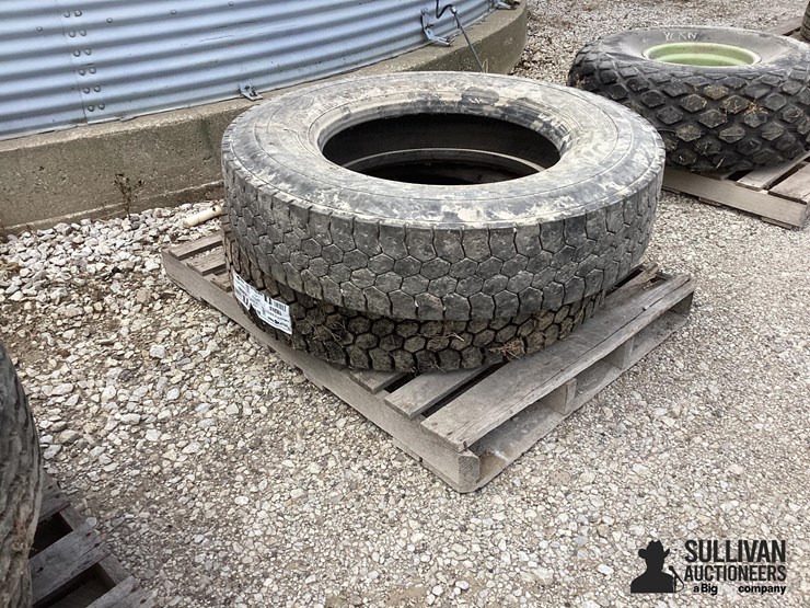 11r24.5-tires-image-2