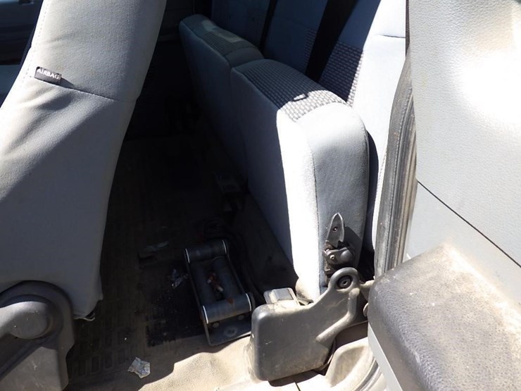 2013-ford-f550-image-22