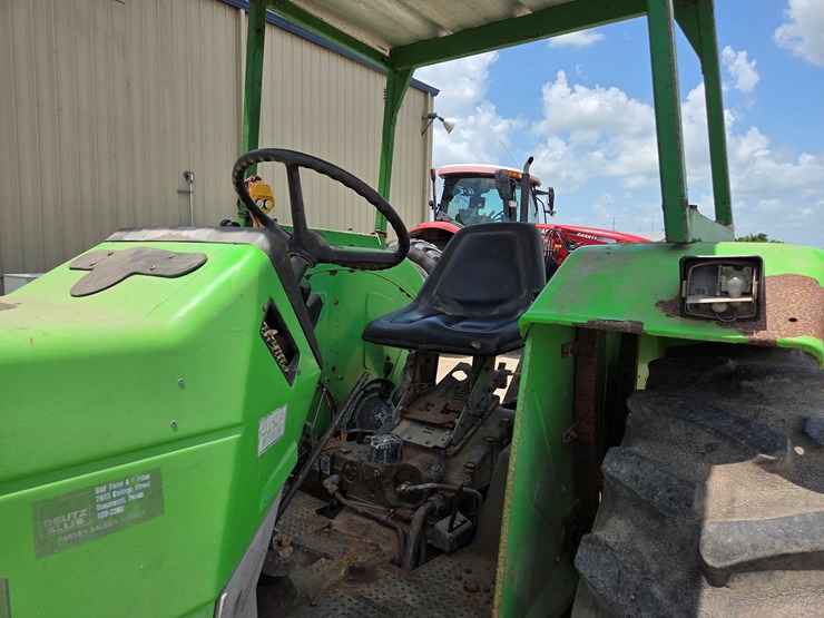#2406-•-deitz-fahr-d1070s-tractor-image-5