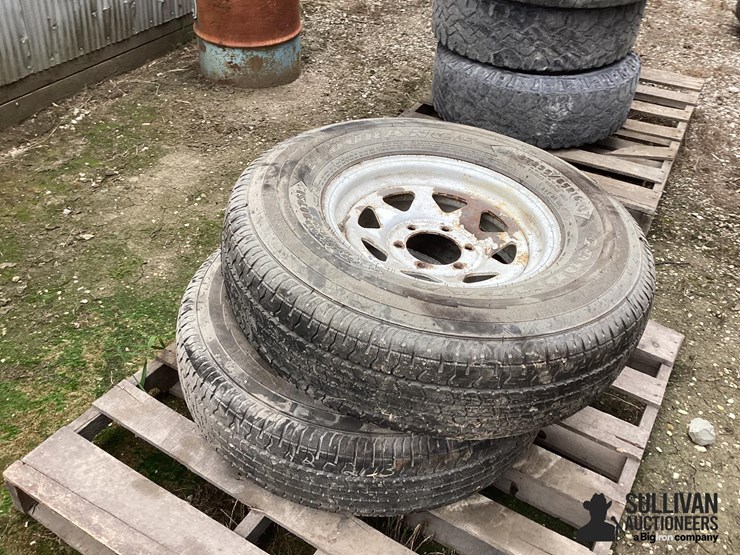 235/85r16-tires-&-rims-image-6