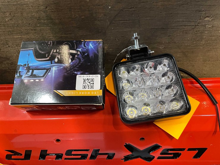 #2076-•-(2)-led-work-lights,-3.5"-square,-12/24vdc-(pr6)-image-1
