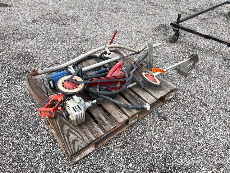 #6329-•-pallet-of-misc.-garden-tools-image-2