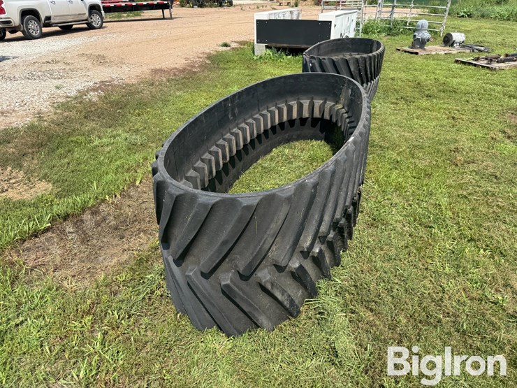 goodyear-30"-quad-track-track-image-4