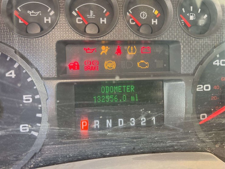 2010-ford-f350-image-38