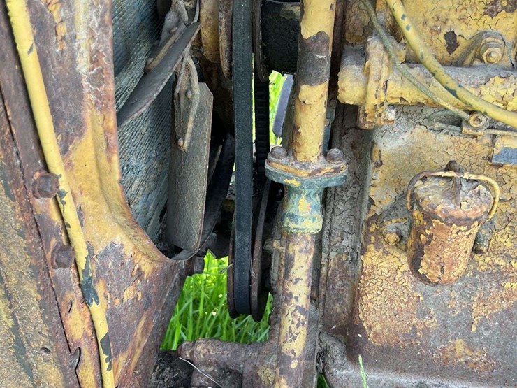 caterpillar-twenty-two-image-38