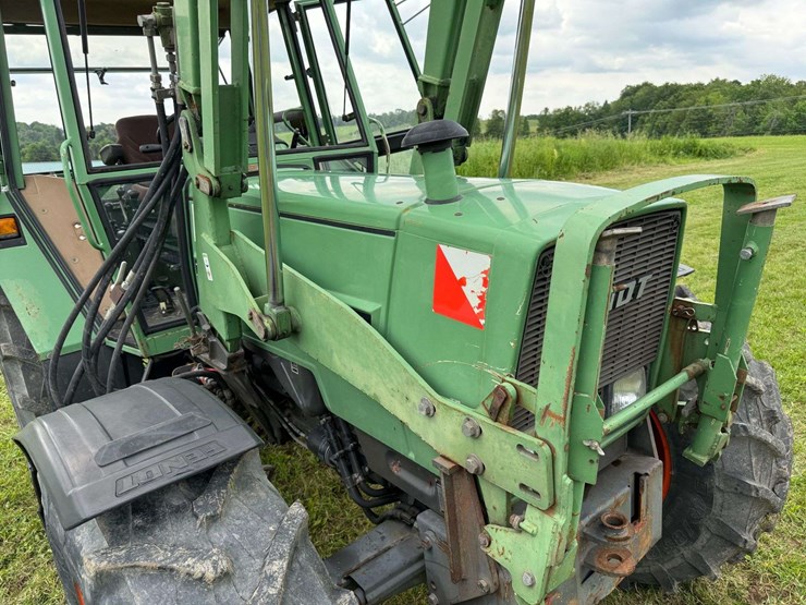 one-owner-fendt-305-lsa-with-loader-image-14
