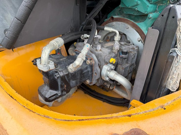 2012-volvo-l50f-image-44