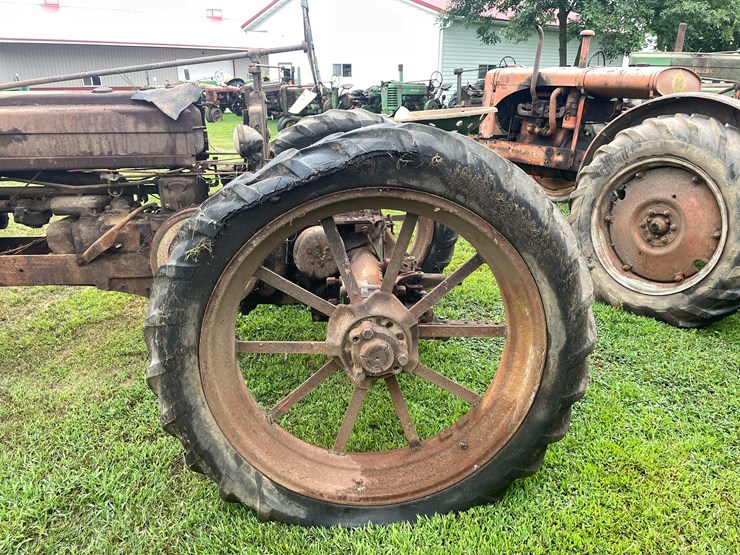 #6682-•-1946-john-deere-parts-tractor-image-3