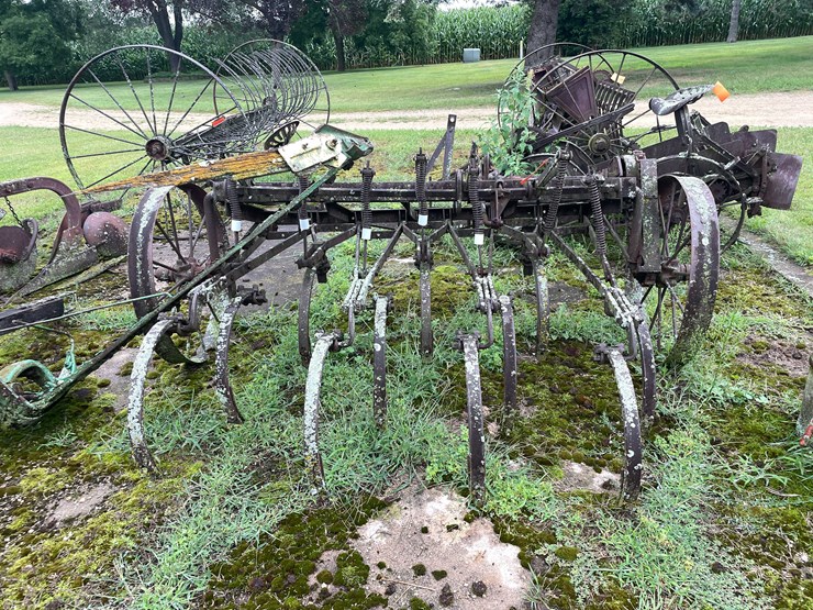 #7496-•-antique-field-cultivator-image-6