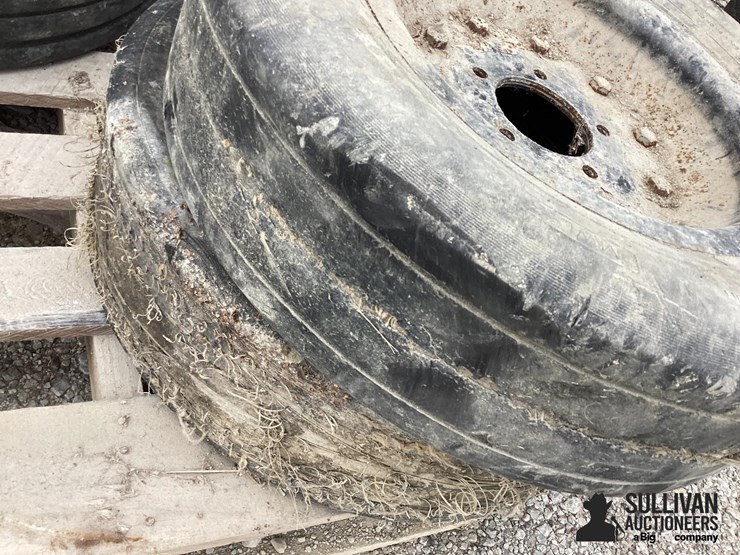 2775x375-14.5-tires-&-rims-image-16