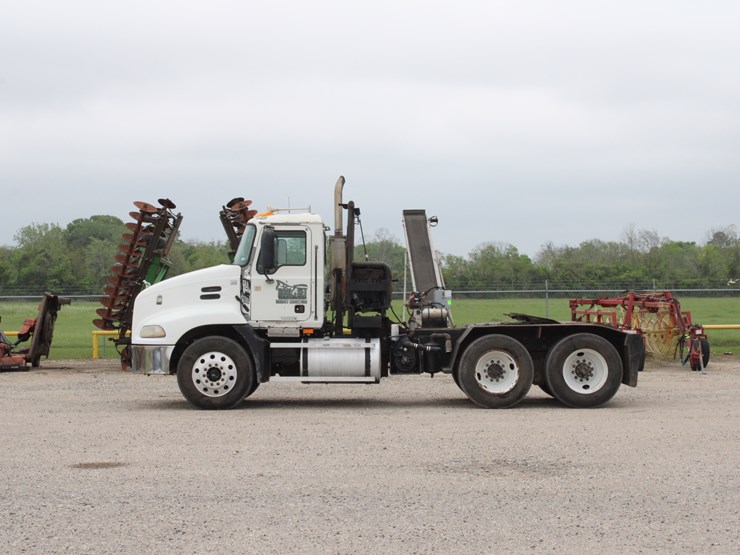 #2202-•-2006-mack-cxn613-truck-image-1