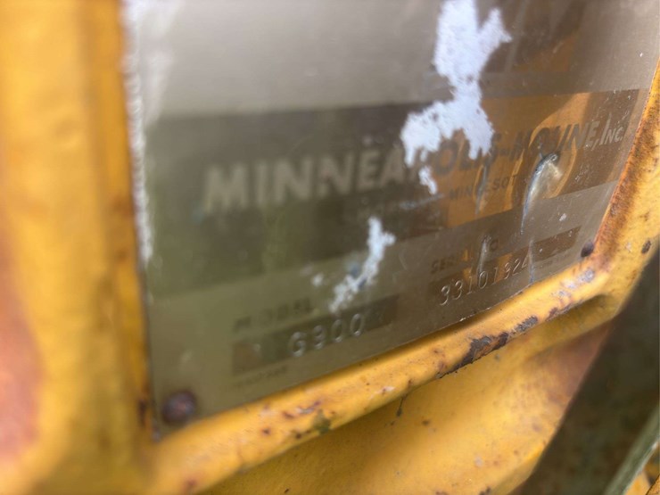 minneapolis-moline-g900-image-54