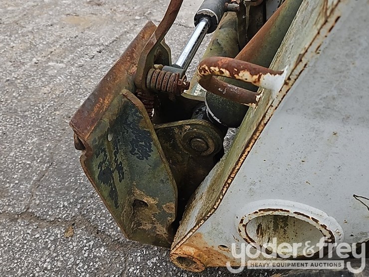 2007-bobcat-t300-image-18