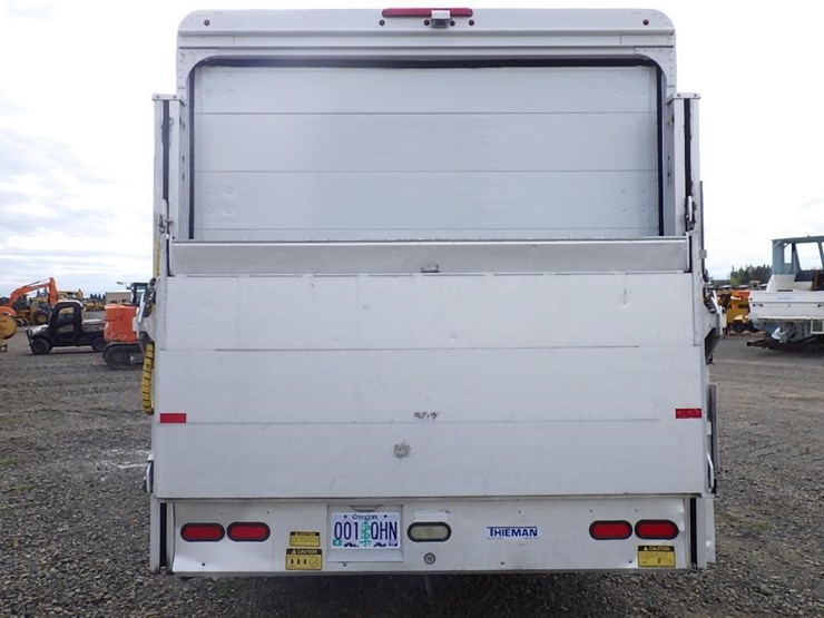 2012-freightliner-mt55-image-8