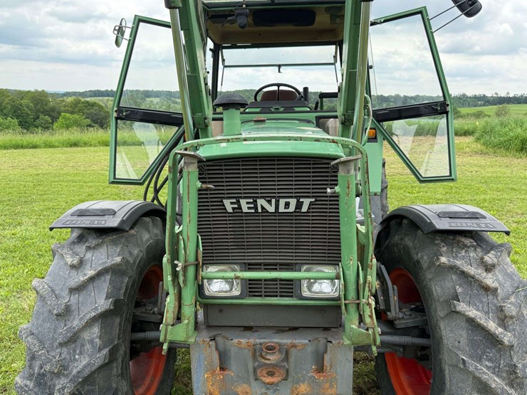 one-owner-fendt-305-lsa-with-loader-image-13
