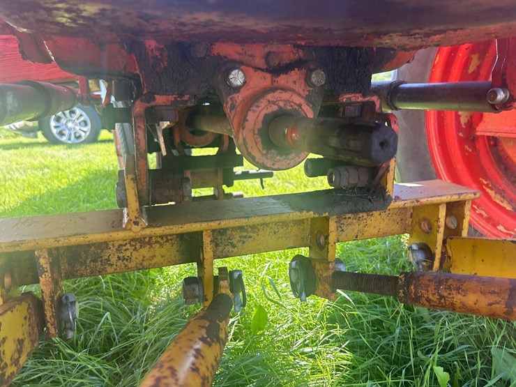 allis-chalmers-wd-tractor-image-14
