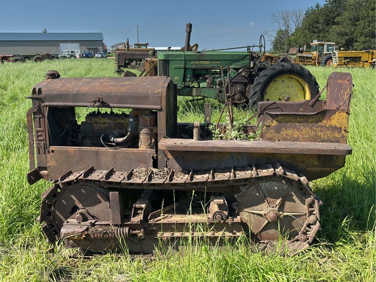 caterpillar-ten-crawler-image-2