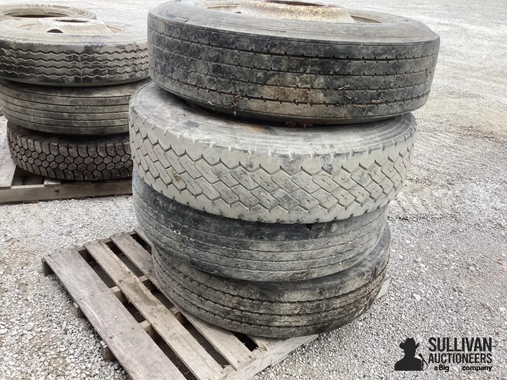 285/75r24.5-tires-&-rims-image-7