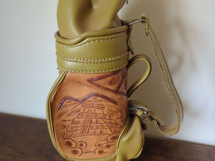 leather-golf-bag-holds-a-bottle-of-wine-or-liquor---15"-tall-image-3