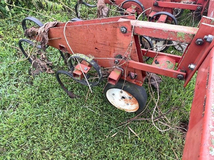 #7461-•-miller-row-crop-cultivator-image-5