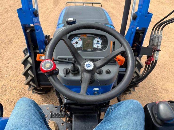2019-new-holland-workmaster-70-image-45