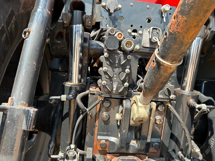 2015-case-ih-magnum-315-image-45