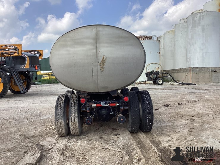 1997-special-constructed-t/a-tanker-trailer-image-6
