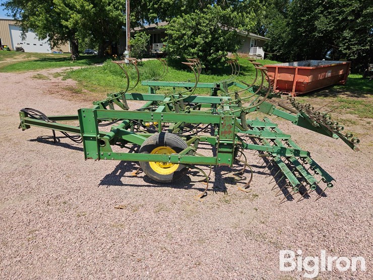 john-deere-1010-image-8