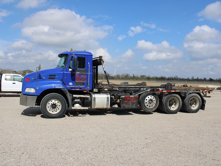 #2201-•-2014-mack-cxu613-roll-off-truck-image-3