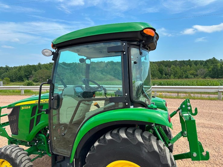 2018-john-deere-3033r-image-21
