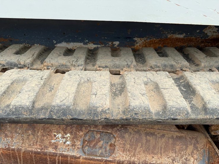 2015-takeuchi-tl12-image-11
