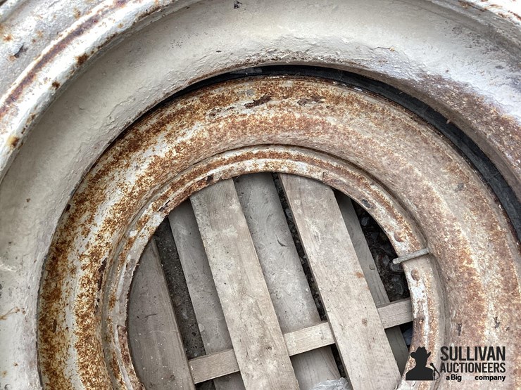 11r22.5-tires-&-rims-image-12