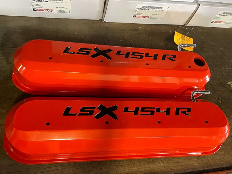 #2126-•-gm-ls-valve-covers-(pr6)-image-2