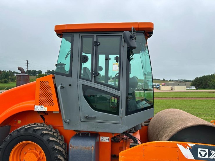 2018-xcmg-cv83pd-image-10