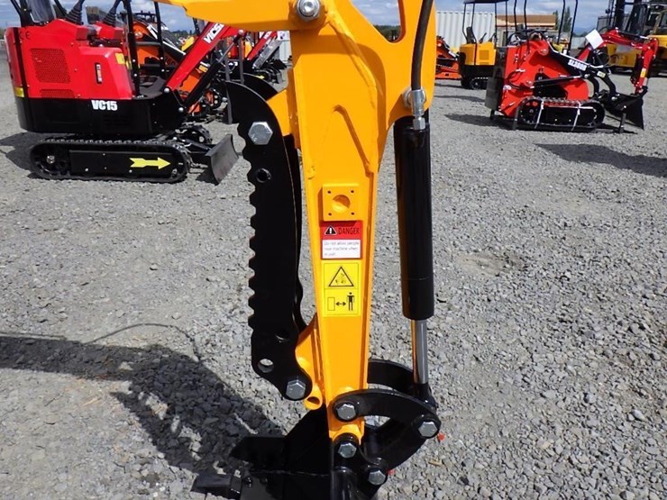 2025-vicsec-va13c-hydraulic-excavator-image-13