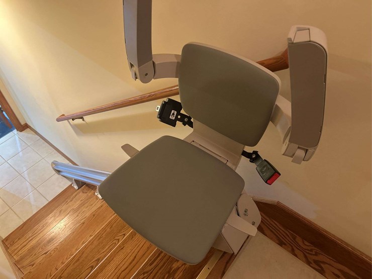 bruno-stair-lift-110”-l-image-4