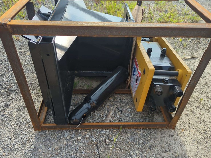 skid-steer-post-driver---cfg-industrial---pd680-pz-image-3