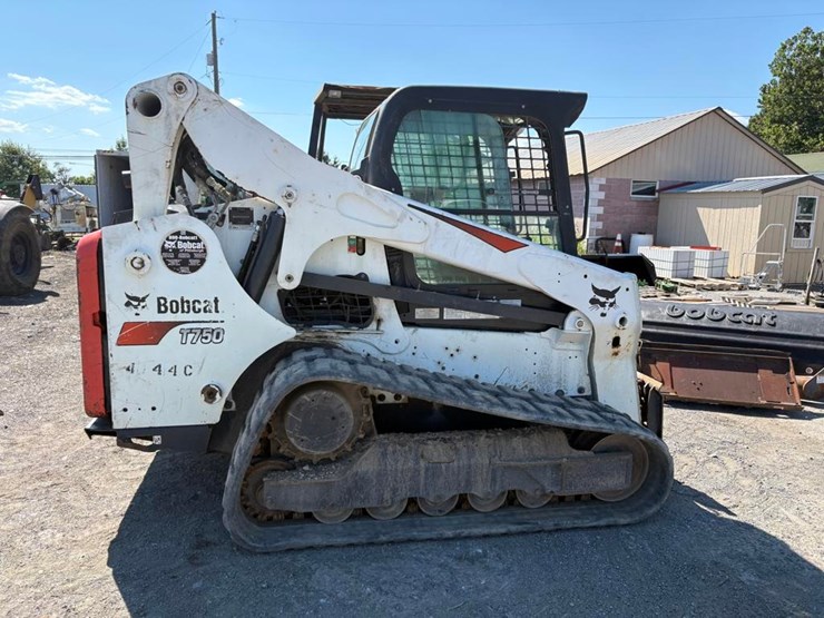 2017-bobcat-t750-image-5