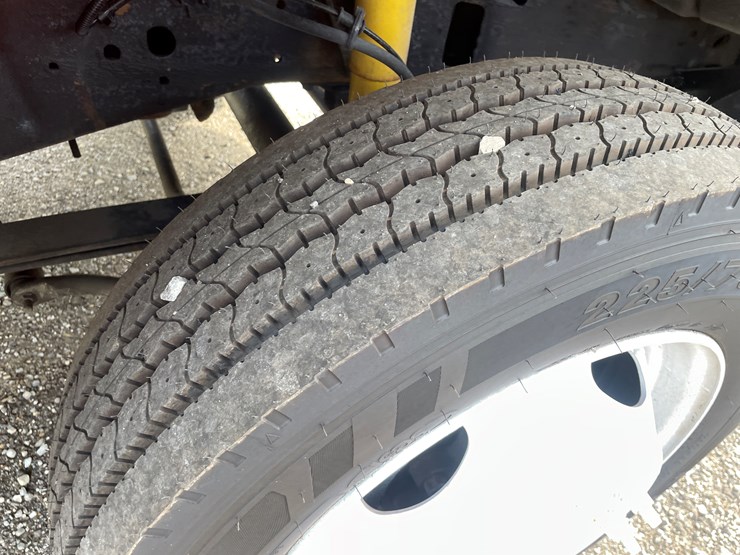 2001-ford-f550-image-25